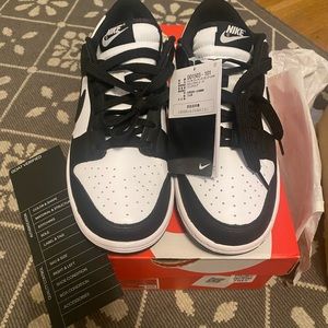 Women’s Nike panda low dunks size 7.5